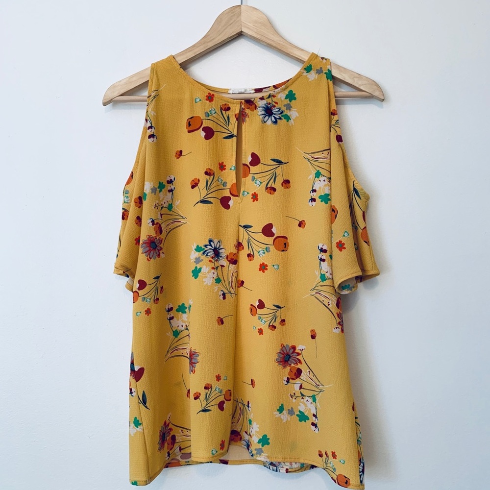 Floral cold shoulder short sleeve blouse